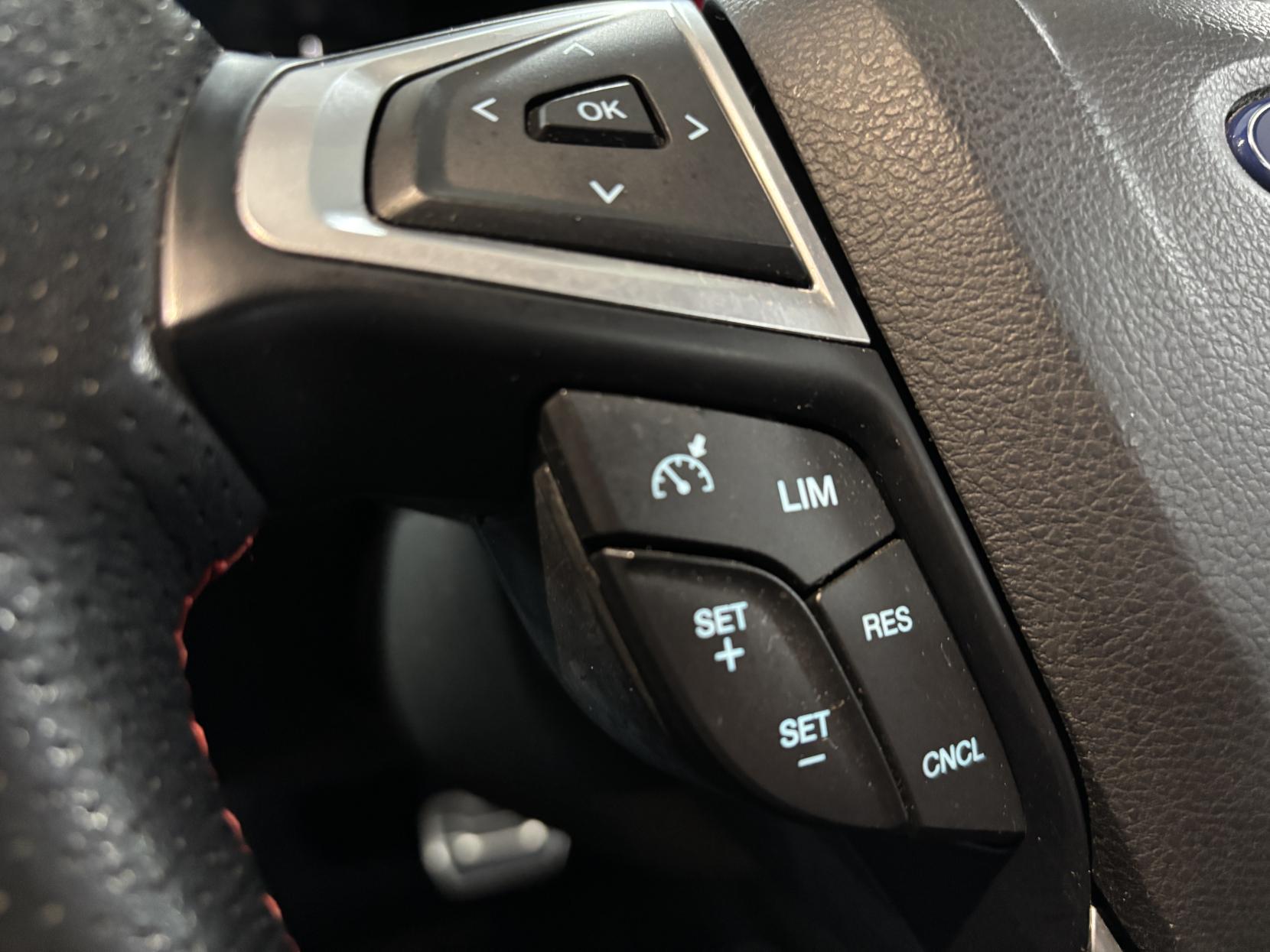 Ford Mondeo 2.0 TDCi ST-Line Hatchback 5dr Diesel Powershift Euro 6 (s/s) (180 ps)