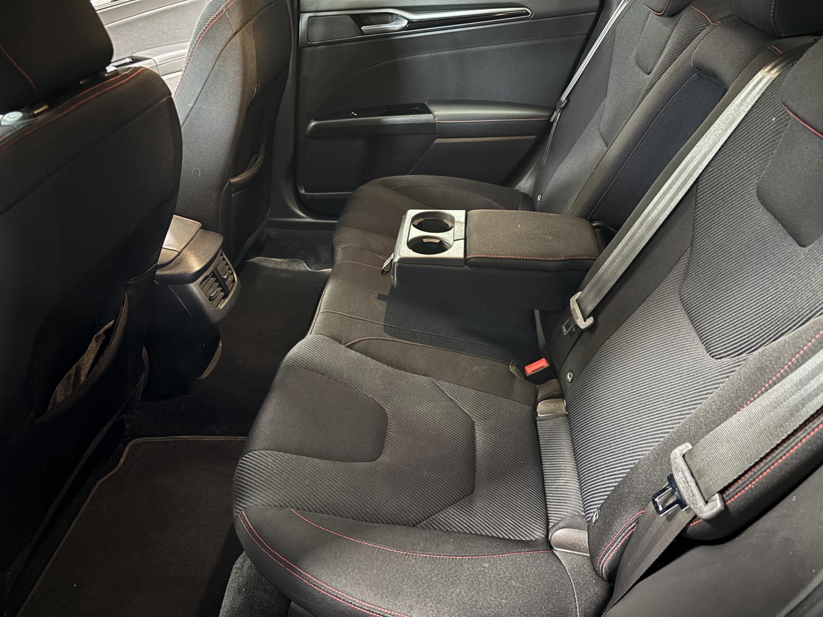 Ford Mondeo 2.0 TDCi ST-Line Hatchback 5dr Diesel Powershift Euro 6 (s/s) (180 ps)