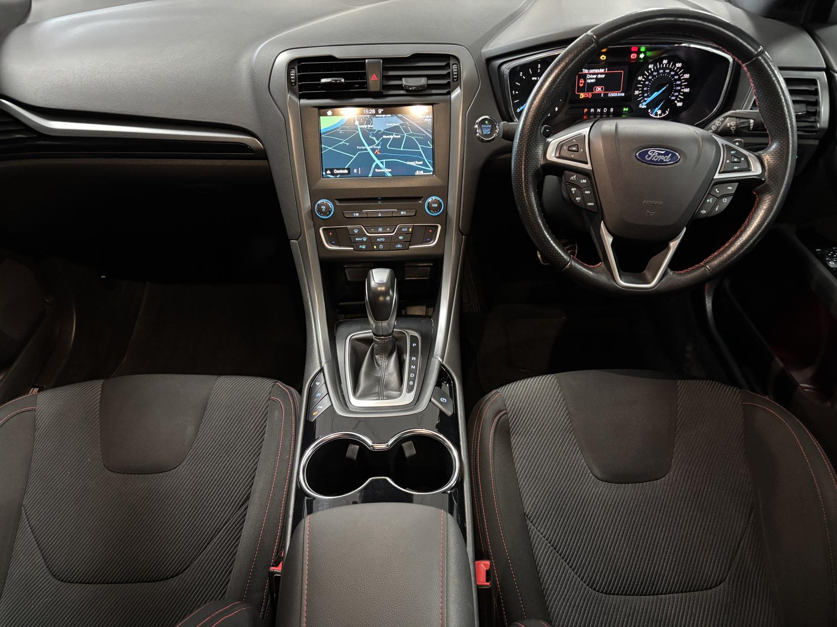 Ford Mondeo 2.0 TDCi ST-Line Hatchback 5dr Diesel Powershift Euro 6 (s/s) (180 ps)