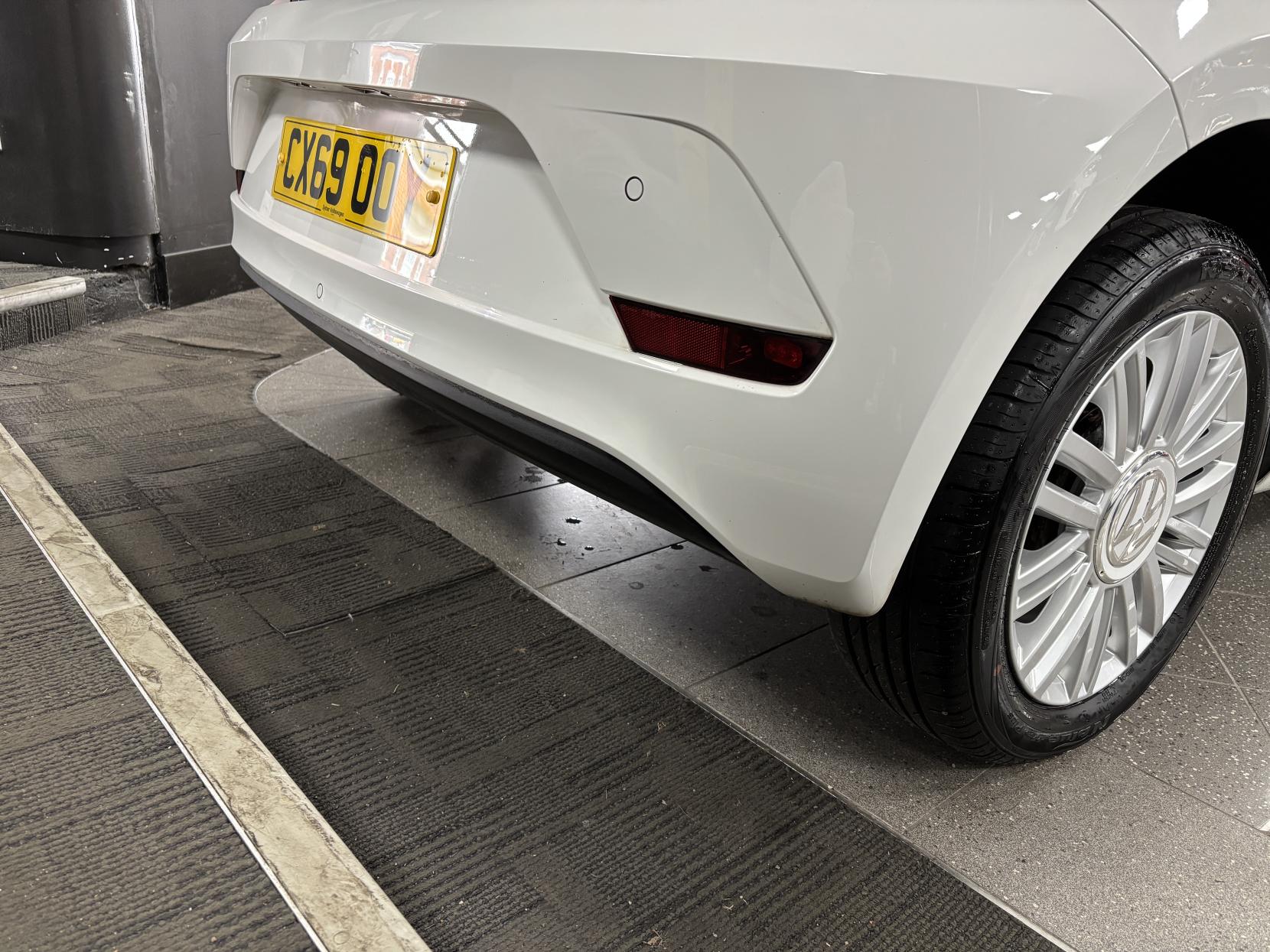 Volkswagen up! 1.0 Move up! Hatchback 5dr Petrol Manual Euro 6 (s/s) (60 ps)