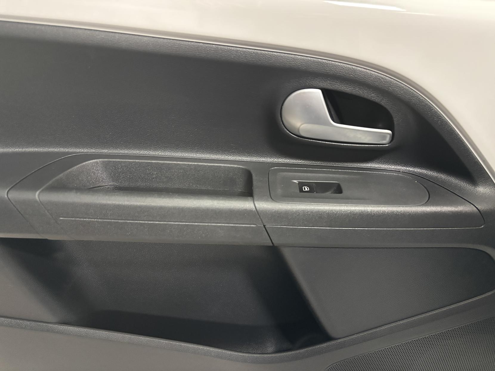 Volkswagen up! 1.0 Move up! Hatchback 5dr Petrol Manual Euro 6 (s/s) (60 ps)