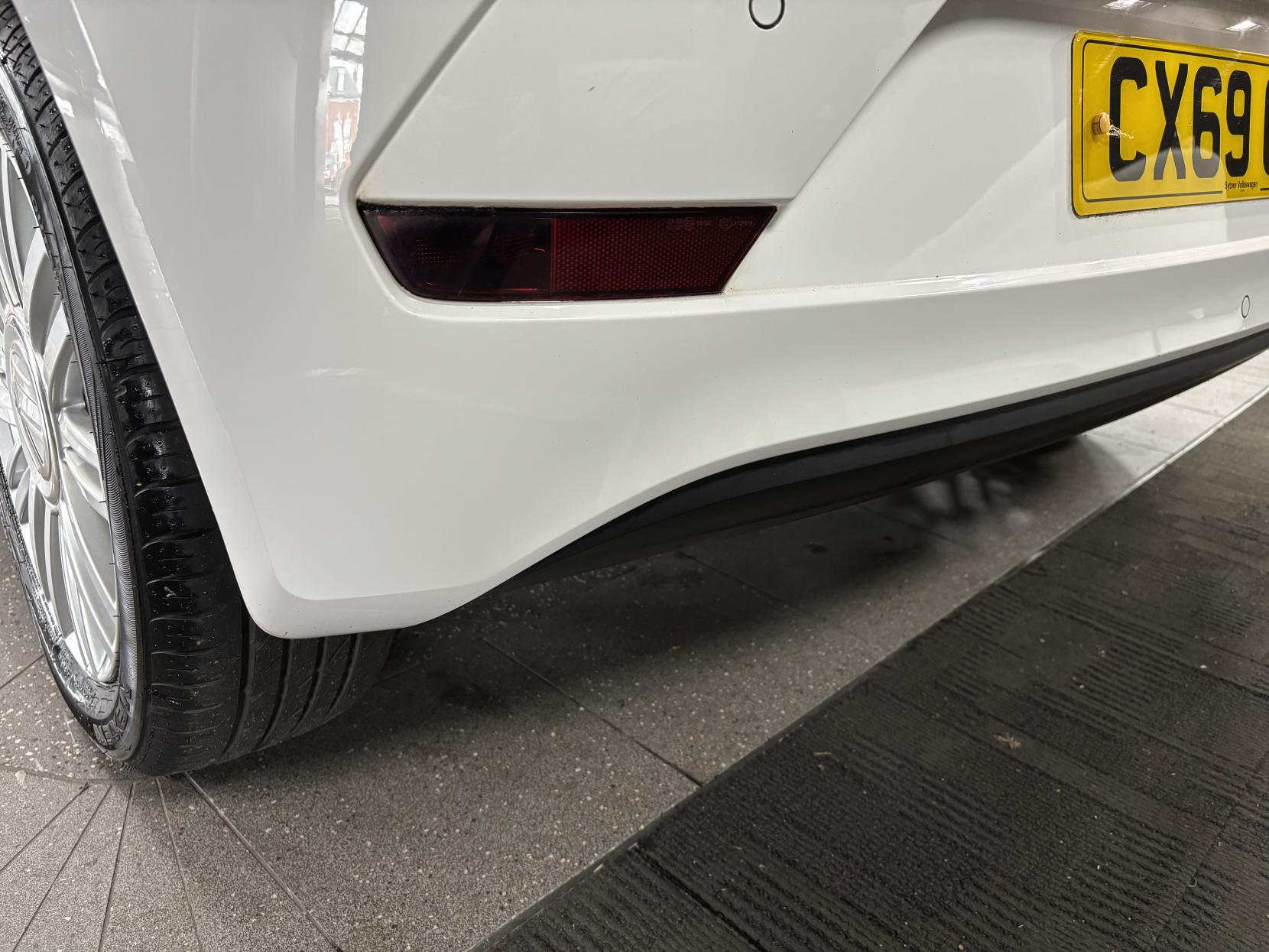 Volkswagen up! 1.0 Move up! Hatchback 5dr Petrol Manual Euro 6 (s/s) (60 ps)