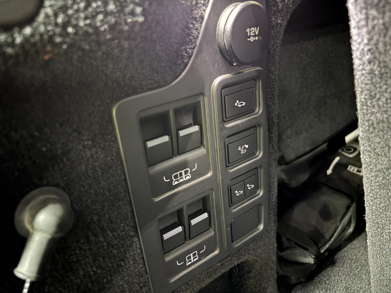 Land Rover Discovery 2.0 Si4 HSE GPF SUV 5dr Petrol Auto 4WD Euro 6 (s/s) (300 ps)