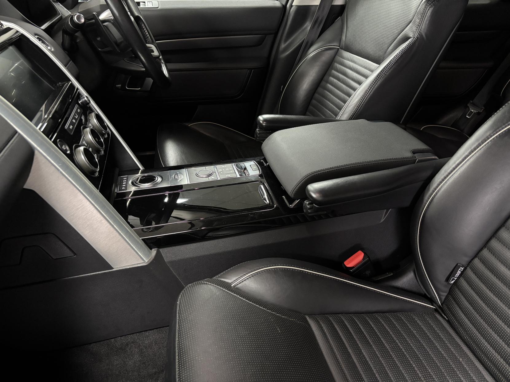 Land Rover Discovery 2.0 Si4 HSE GPF SUV 5dr Petrol Auto 4WD Euro 6 (s/s) (300 ps)