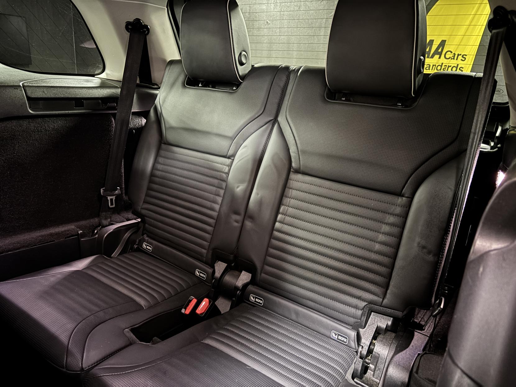 Land Rover Discovery 2.0 Si4 HSE GPF SUV 5dr Petrol Auto 4WD Euro 6 (s/s) (300 ps)