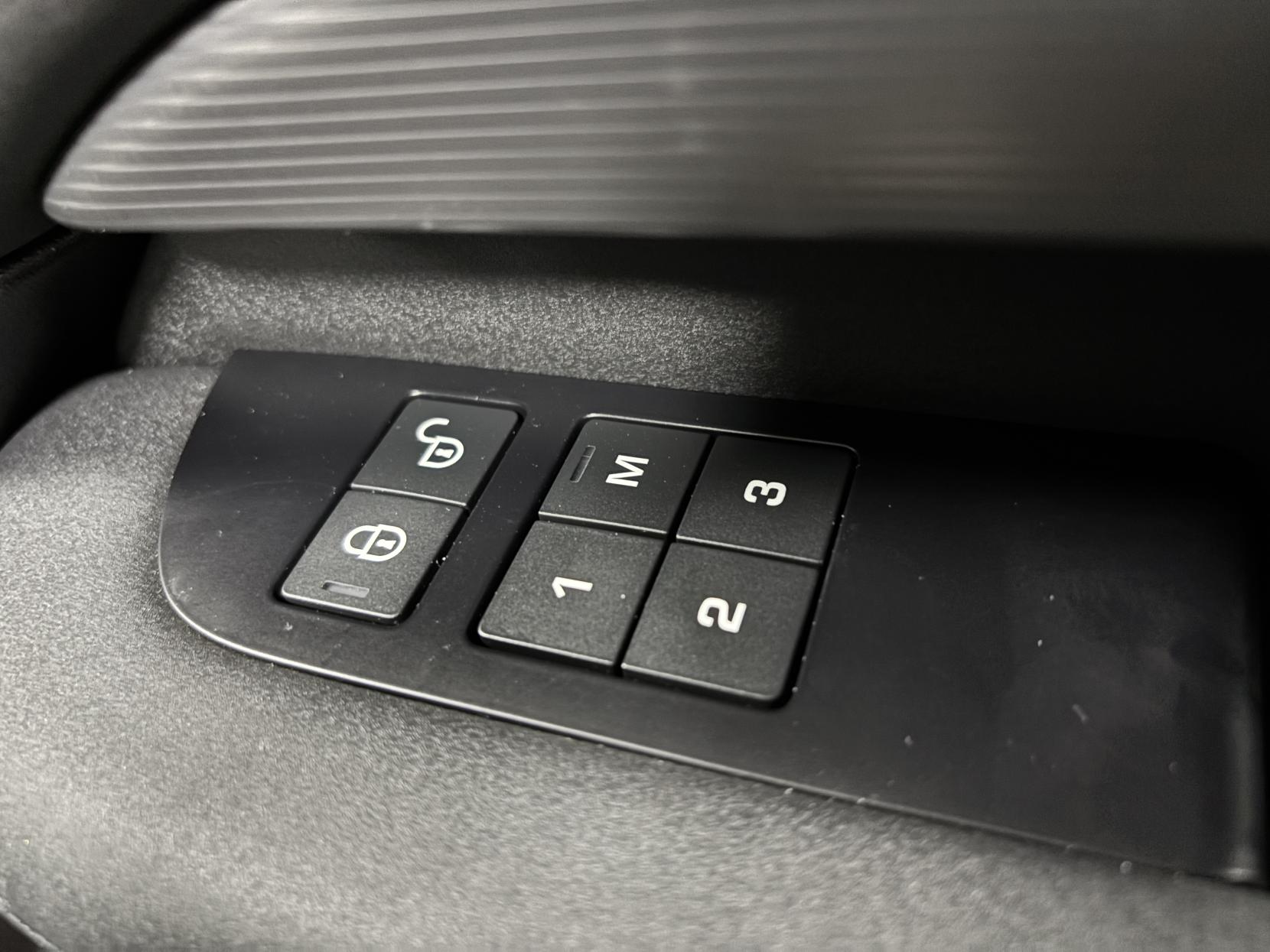 Land Rover Discovery 2.0 Si4 HSE GPF SUV 5dr Petrol Auto 4WD Euro 6 (s/s) (300 ps)