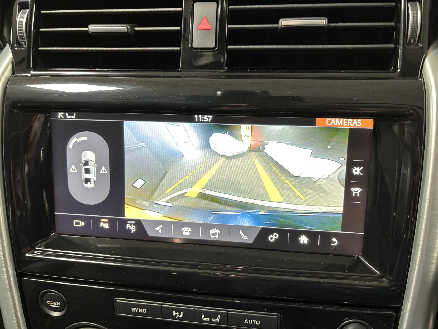 Land Rover Discovery 2.0 Si4 HSE GPF SUV 5dr Petrol Auto 4WD Euro 6 (s/s) (300 ps)