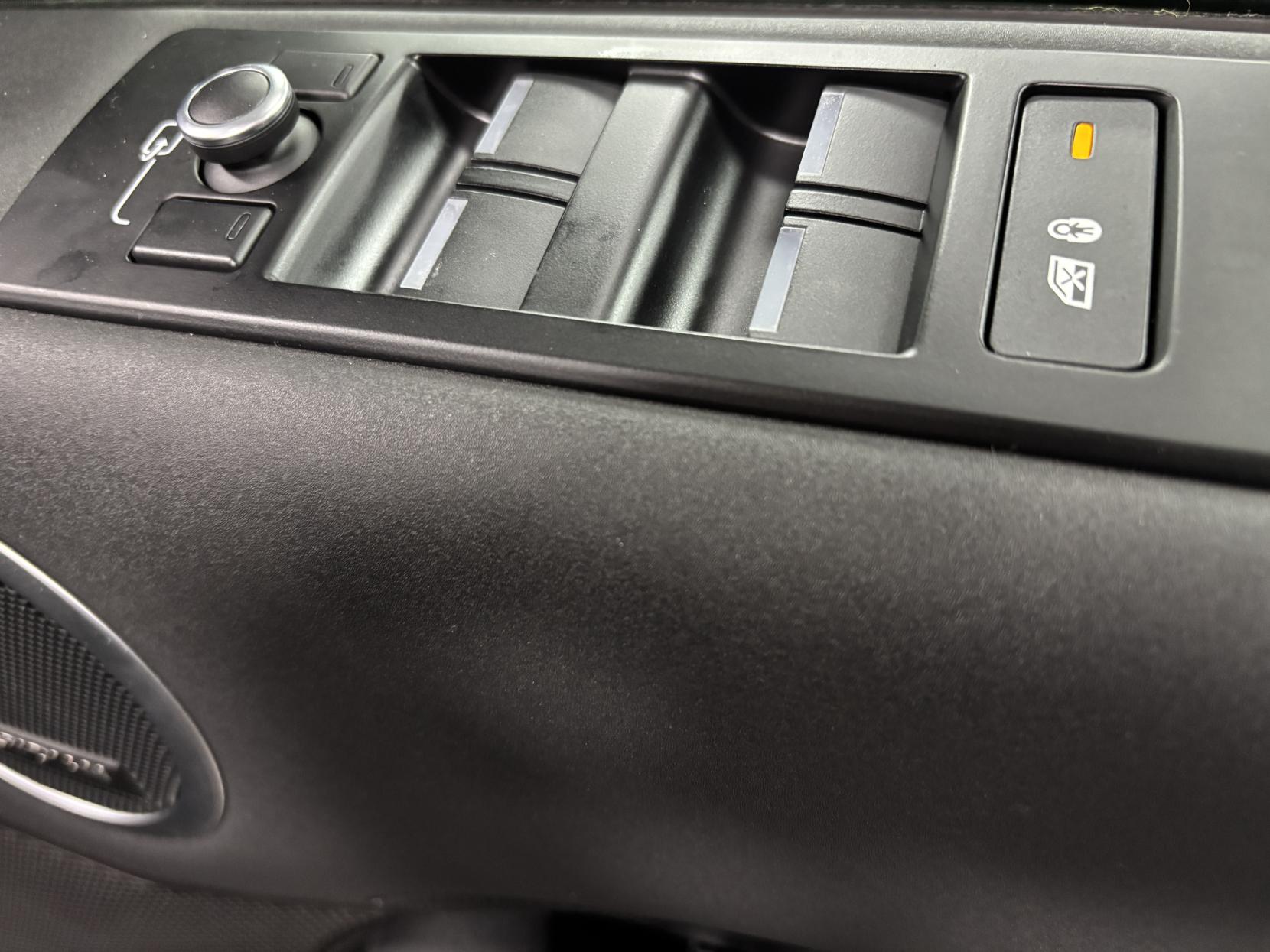 Land Rover Discovery 2.0 Si4 HSE GPF SUV 5dr Petrol Auto 4WD Euro 6 (s/s) (300 ps)