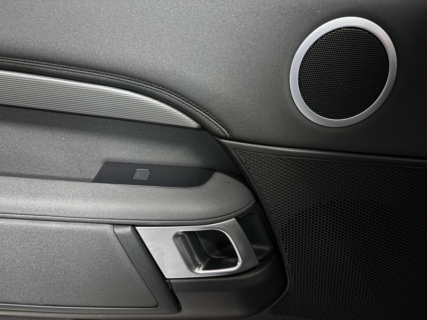 Land Rover Discovery 2.0 Si4 HSE GPF SUV 5dr Petrol Auto 4WD Euro 6 (s/s) (300 ps)