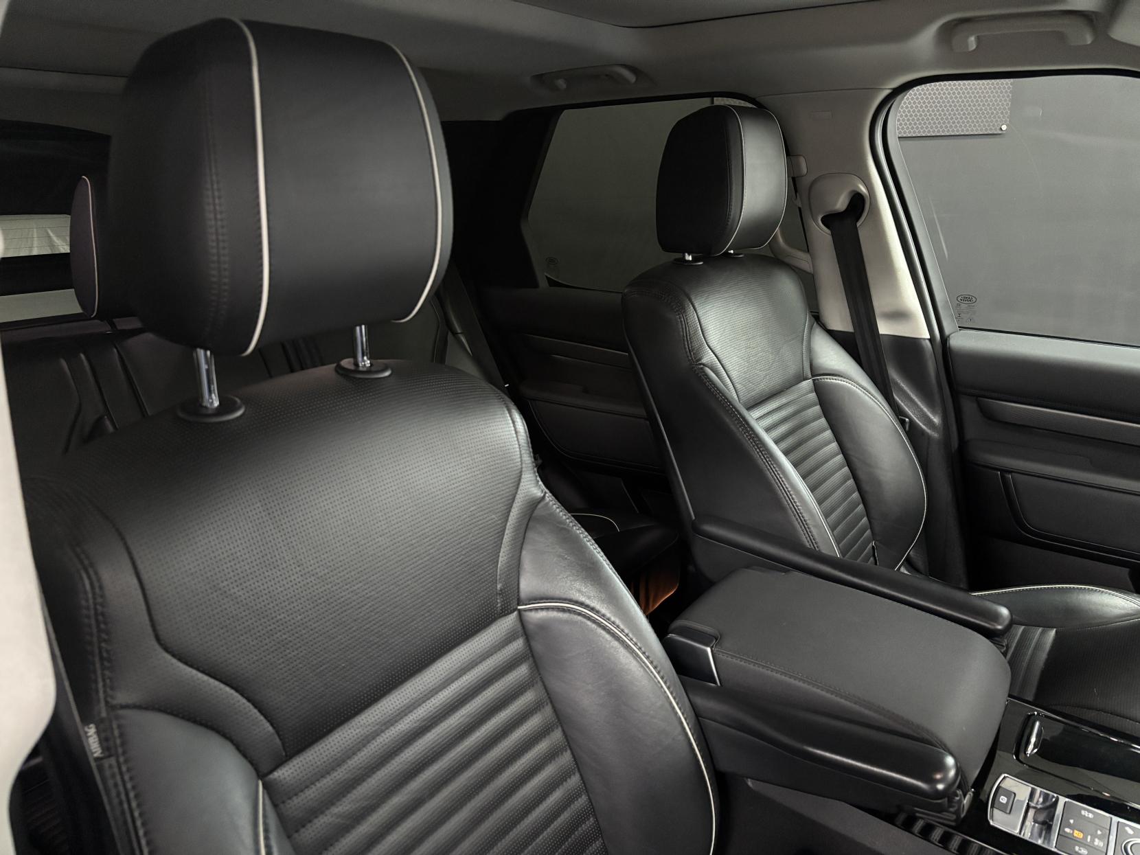 Land Rover Discovery 2.0 Si4 HSE GPF SUV 5dr Petrol Auto 4WD Euro 6 (s/s) (300 ps)