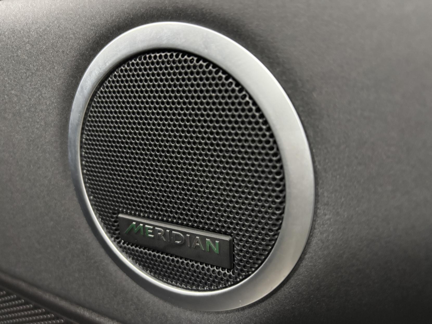 Land Rover Discovery 2.0 Si4 HSE GPF SUV 5dr Petrol Auto 4WD Euro 6 (s/s) (300 ps)