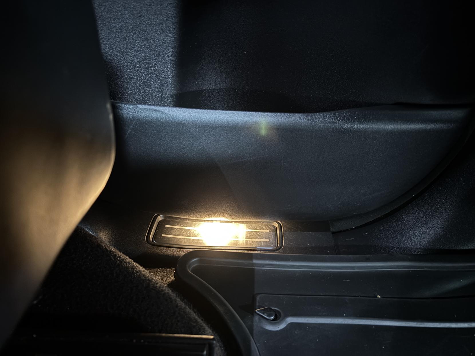 Land Rover Discovery 2.0 Si4 HSE GPF SUV 5dr Petrol Auto 4WD Euro 6 (s/s) (300 ps)