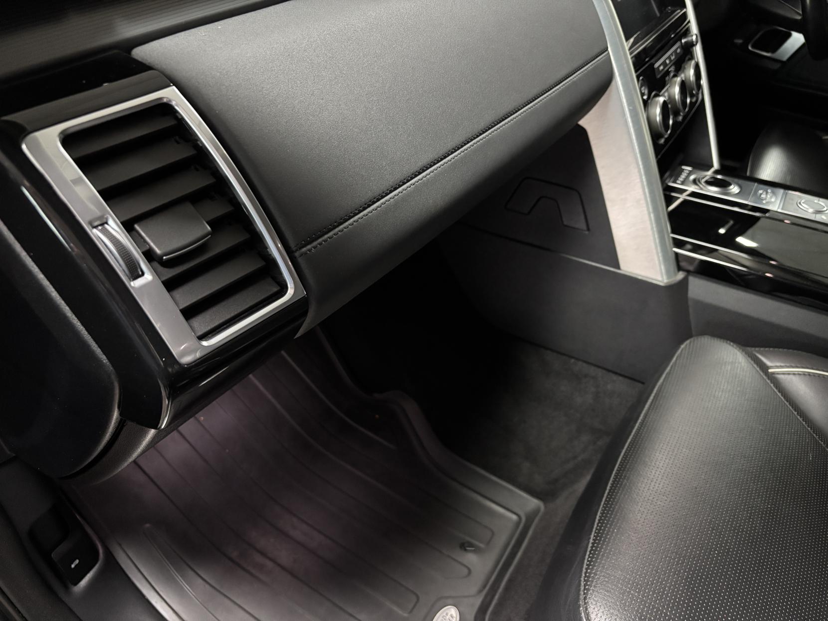 Land Rover Discovery 2.0 Si4 HSE GPF SUV 5dr Petrol Auto 4WD Euro 6 (s/s) (300 ps)